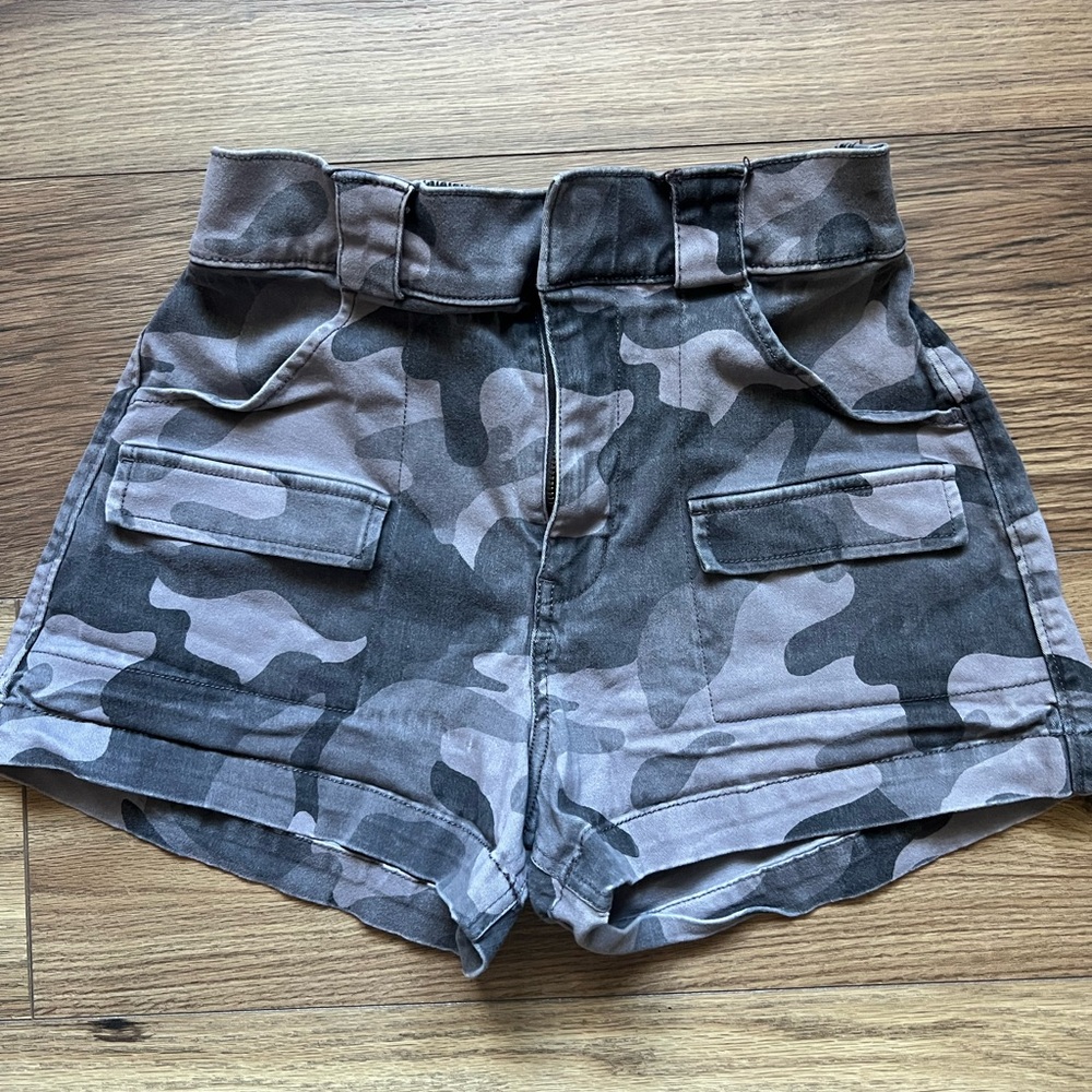 Hollister Gray Camouflage Women's Cargo Shorts High Rise Mom Shorts